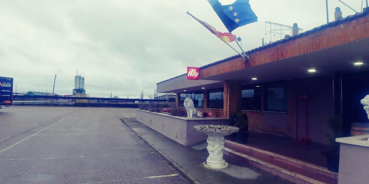 Hotel Ria De Vigo "Tierra De Campos" Becilla de Valderaduey المظهر الخارجي الصورة
